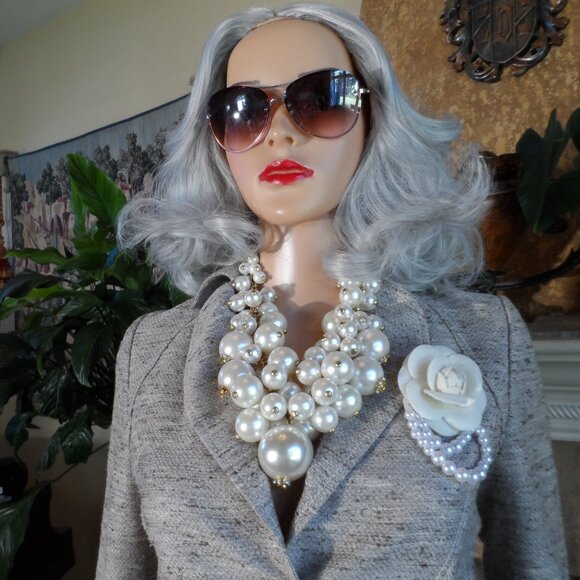 Carolina Herrera Beige Tweed Skirt Suit w/ Raw Edge Detail – Size US 4 - Picture 7 of 16